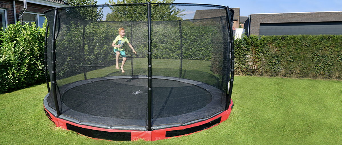 Hoe graaf ik een trampoline in?