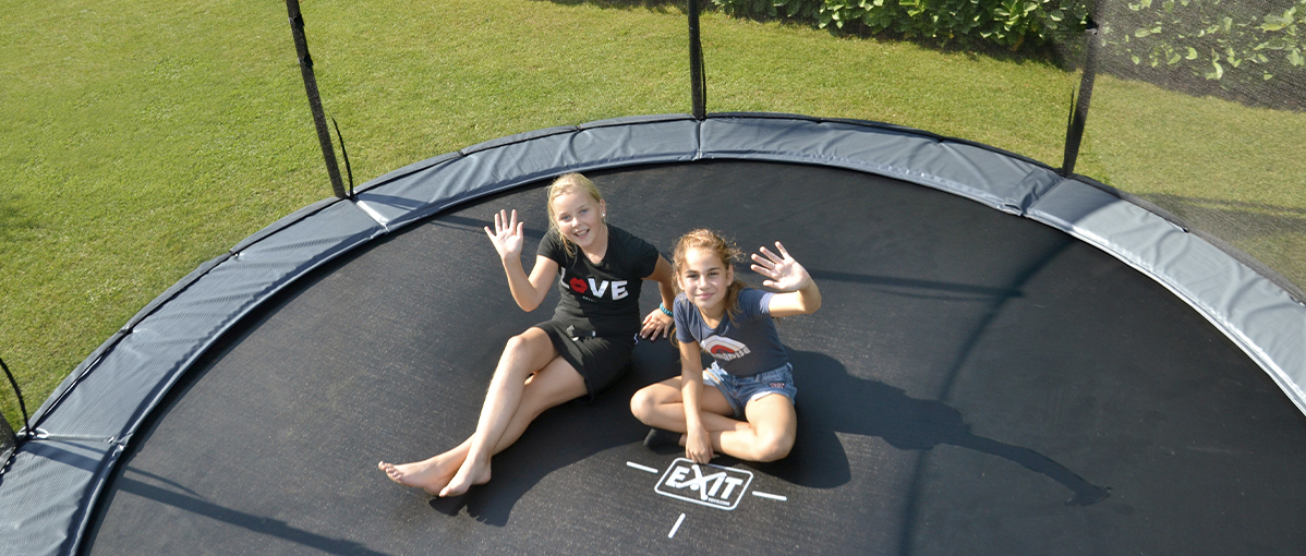 Een ingraaftrampoline of een trampoline op poten?