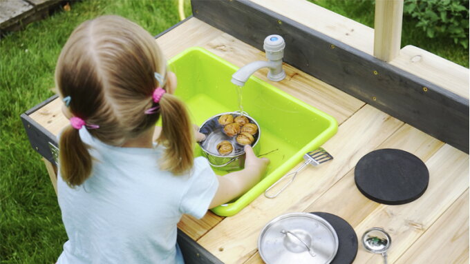 Koken met de natuur in je eigen speelkeuken voor buiten