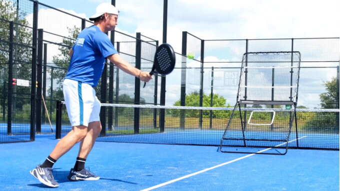 Welke padelslagen kan ik oefenen met de Smash padel rebounder?