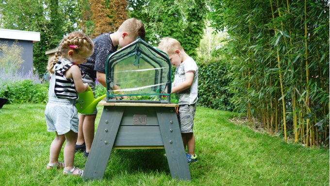 Kinderen thuis? Ontdek de buitenspeelideeën van EXIT Toys.