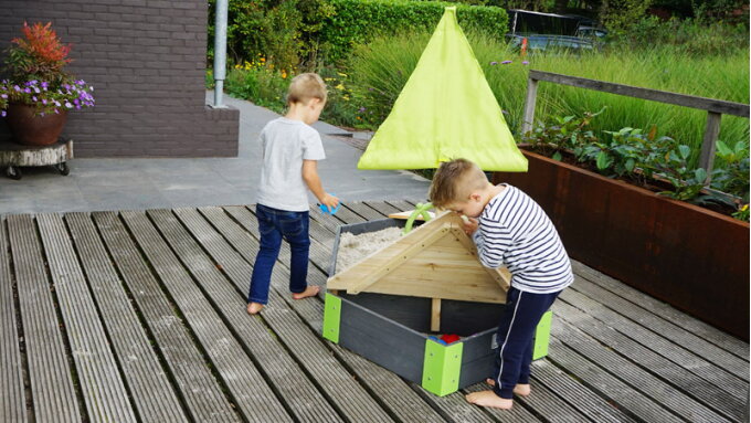 Geef je buitenspeelgoed een frisse start voor de lente