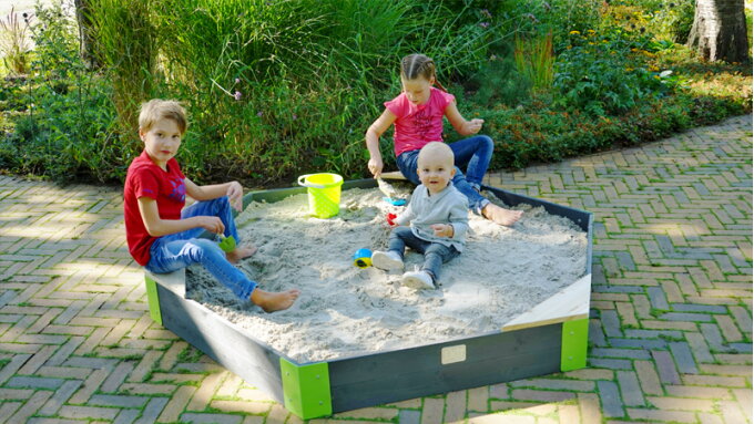 Zes tips voor het plaatsen, vullen en onderhouden van de zandbak