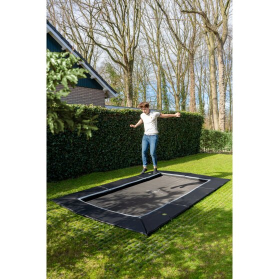 EXIT Dynamic groundlevel trampoline 244x427cm met Freezone veiligheidstegels - zwart