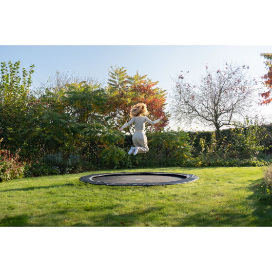 EXIT InTerra groundlevel sports trampoline &oslash;427cm - zwart